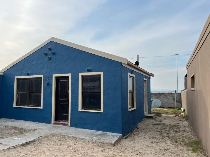 2 Bedroom Property for Sale in Ilitha Park Western Cape